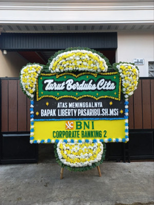 Papan Bunga Duka di Drono