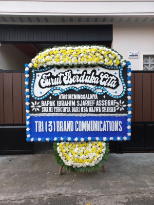 Papan Bunga Duka di Drono